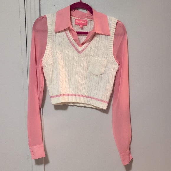 💥3/65$💥 Sugar Thrillz Pink and White V-Neck Sweater Vest - Picture 1 of 3